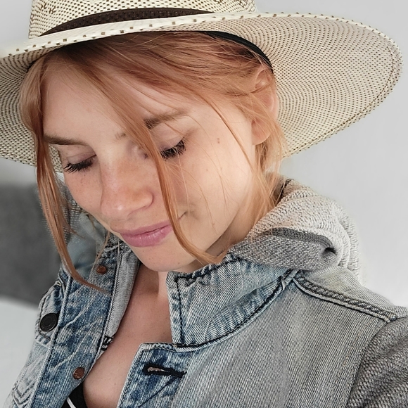 Meet your Posher, Kyra - Picture 1 of 1